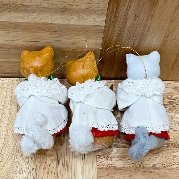 3 Vintage Anthropomorphic Cats Caroling Carolers Christmas Ornaments - Picture 8 of 8
